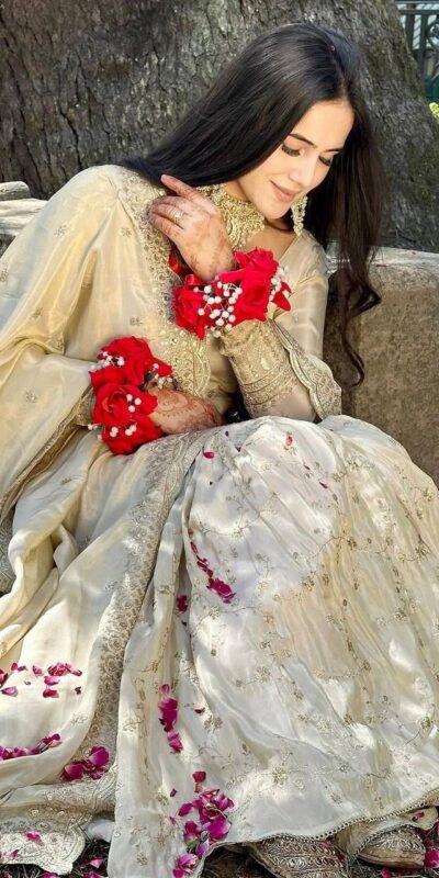 Off White Chinnon Silk With Embroider Salwar Suit | Jump Suits, Tops & Bottoms, Track Suits, Salwar suit, Casual Suits, Creative suits, Designer Suits, Palazzo Suits, Party Wear Suits, Patiala Suits, Straight Suits, Trendy Wear
