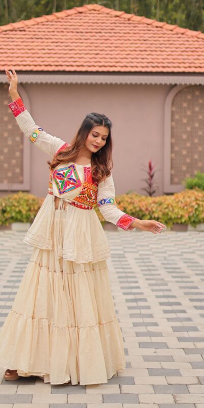 Ram 120 White in Pure Cotton Mirror Work & Gamthi Work Lehenga Choli . Exclusive Offer ₹3049. Delivery 4-6 Working Days. Shop now. | Lehenga, Bollywood Lehenga, Creative Lehenga, Designer Lehenga, Embroidered Lehenga, Party Wear Lehenga