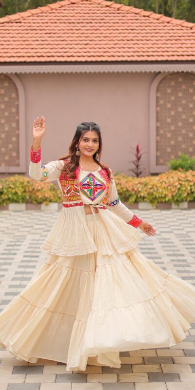 Ram 120 White in Pure Cotton Mirror Work & Gamthi Work Lehenga Choli . Exclusive Offer ₹3049. Delivery 4-6 Working Days. Shop now. | Lehenga, Bollywood Lehenga, Creative Lehenga, Designer Lehenga, Embroidered Lehenga, Party Wear Lehenga