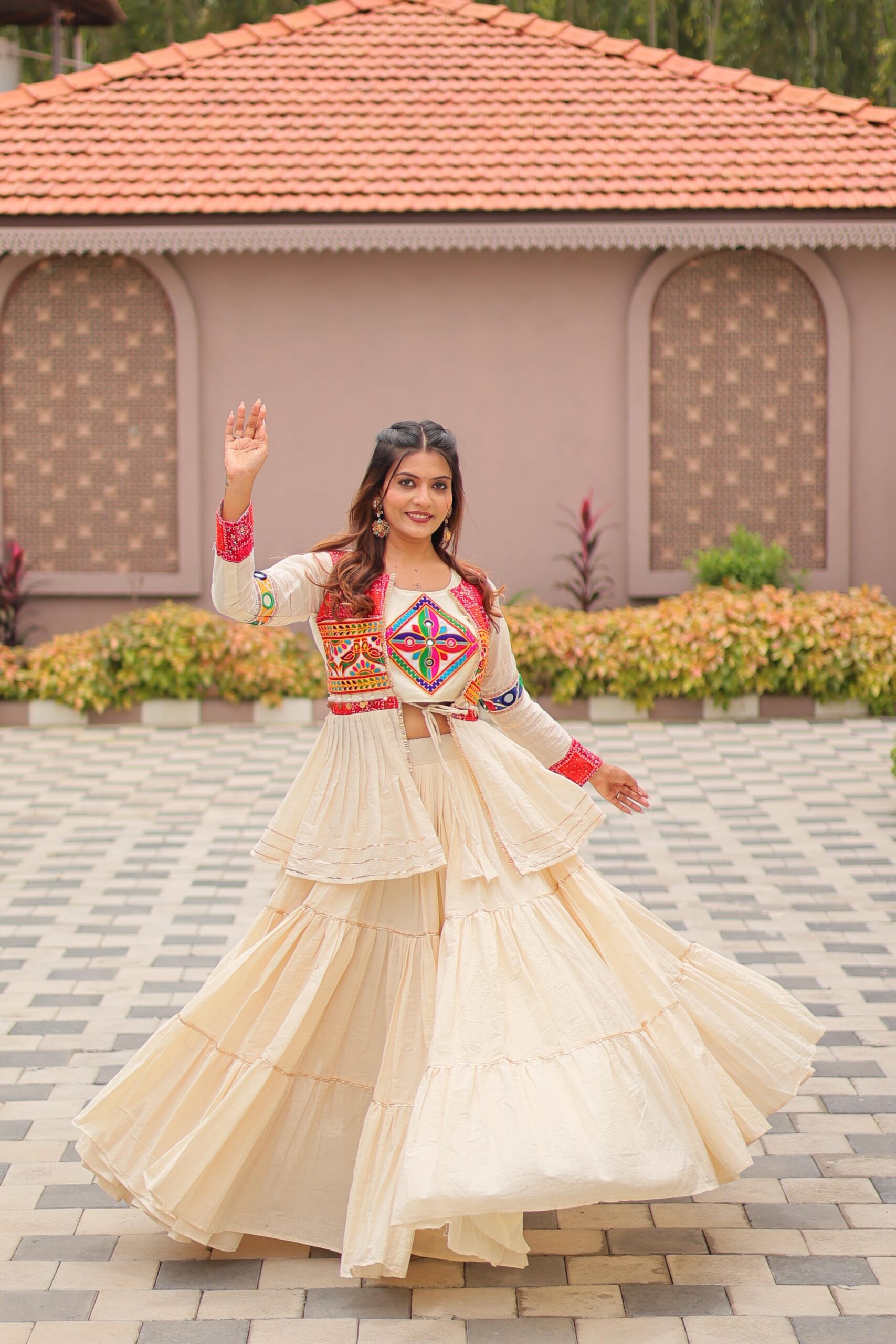 Ram 120 White in Pure Cotton Mirror Work & Gamthi Work Lehenga Choli . Exclusive Offer ₹3049. Delivery 4-6 Working Days. Shop now. | Lehenga, Bollywood Lehenga, Creative Lehenga, Designer Lehenga, Embroidered Lehenga, Party Wear Lehenga