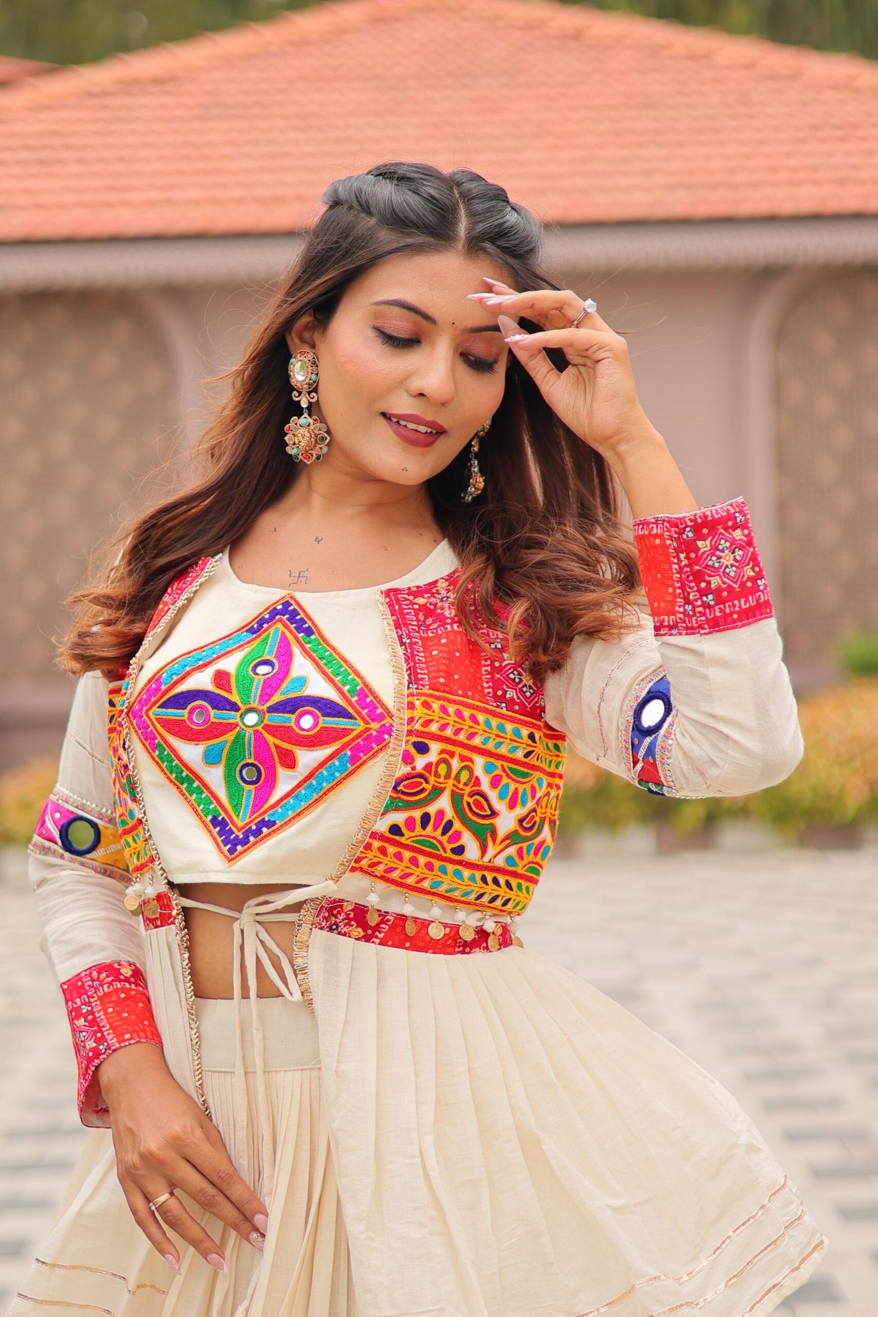 Ram 120 White in Pure Cotton Mirror Work & Gamthi Work Lehenga Choli . Exclusive Offer ₹3049. Delivery 4-6 Working Days. Shop now. | Lehenga, Bollywood Lehenga, Creative Lehenga, Designer Lehenga, Embroidered Lehenga, Party Wear Lehenga