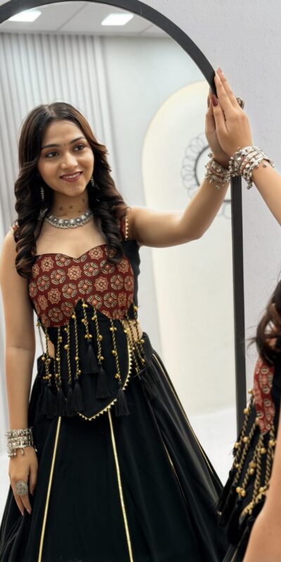 Ram 192 Black in Pure Cotton Mirror Work & Gamthi Work Lehenga Choli . Exclusive Offer ₹2849. Delivery 4-6 Working Days. Shop now. | Lehenga, Bollywood Lehenga, Creative Lehenga, Designer Lehenga, Embroidered Lehenga, Party Wear Lehenga