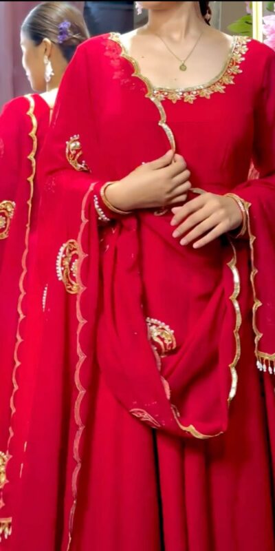 VLM 351 Red Fox Perfect for Wedding, Party, Durga Puja, Diwali, Anniversary –Georgette Gown. Now at just ₹2199. Delivery 4-6 Working Days. Shop now. | Gowns, Bollywood Gowns, Creative Gowns, Designer Gowns, Embroidered Gowns, Party Wear Gowns