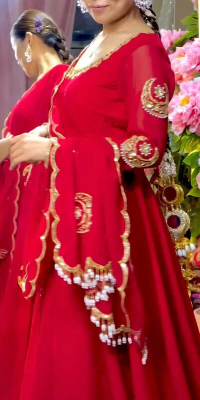 VLM 351 Red Fox Perfect for Wedding, Party, Durga Puja, Diwali, Anniversary –Georgette Gown. Now at just ₹2199. Delivery 4-6 Working Days. Shop now. | Gowns, Bollywood Gowns, Creative Gowns, Designer Gowns, Embroidered Gowns, Party Wear Gowns