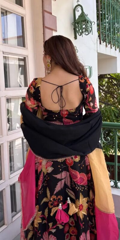 RTC 6058 | Black Tabby Organza Salwar Suit with Digital Print & Lace Work. Grab it for ₹2449. Delivery 4-6 Working Days. Shop now. | Anarkali Suits, Bollywood Anarkali, Creative-Anarkali, Designer Anarkali, Embroidered Anarkali, Party Wear Anarkali, Salwar suit