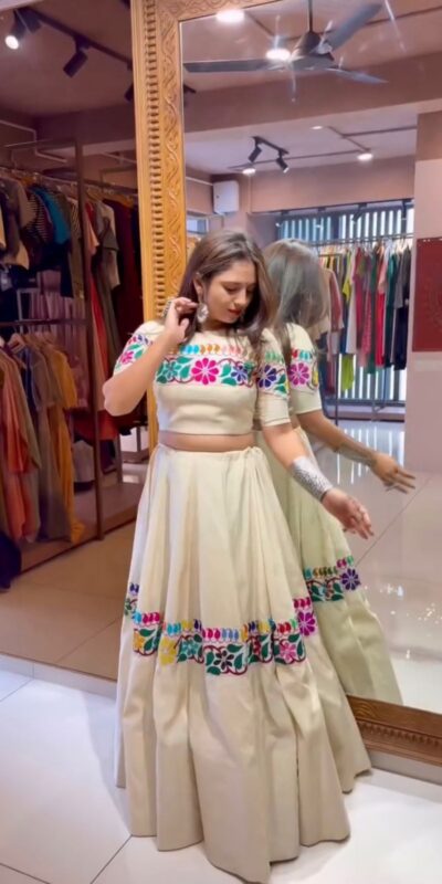 AD 211 White Kora Cotton Lehenga Choli erfect for Wedding, Party, Haldi, Traditional Day, Makar Sankranti – . Special Price ₹2049. Delivery 4-6 Working | Lehenga, Bollywood Lehenga, Creative Lehenga, Designer Lehenga, Embroidered Lehenga, Party Wear Lehenga