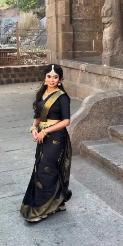Black Butti Jacquard Saree | Sarees, Bollywood Sarees, Creative Sarees, Designer Sarees, Embroidered Sarees, Ethnic Saree, Modern Digital sarees, Party Wear Sarees