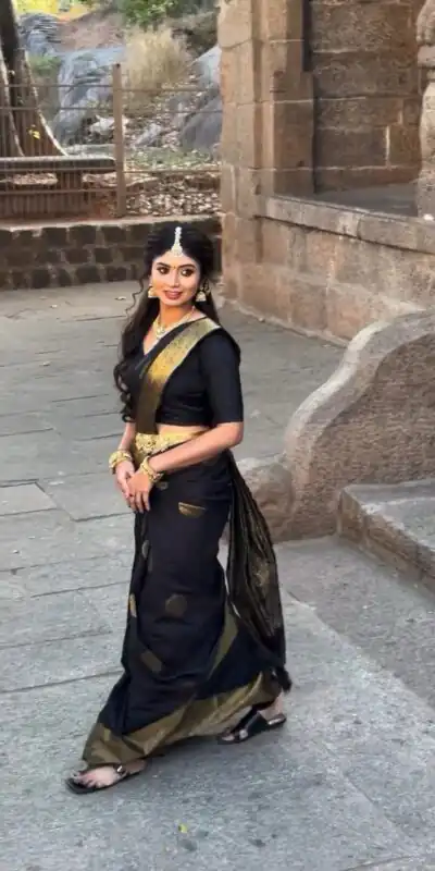 Black Butti Jacquard Saree | Sarees, Bollywood Sarees, Creative Sarees, Designer Sarees, Embroidered Sarees, Ethnic Saree, Modern Digital sarees, Party Wear Sarees