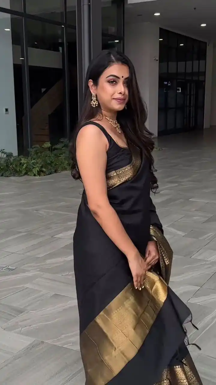Black Jacquard Saree | Sarees, Bollywood Sarees, Creative Sarees, Designer Sarees, Embroidered Sarees, Ethnic Saree, Modern Digital sarees, Party Wear Sarees