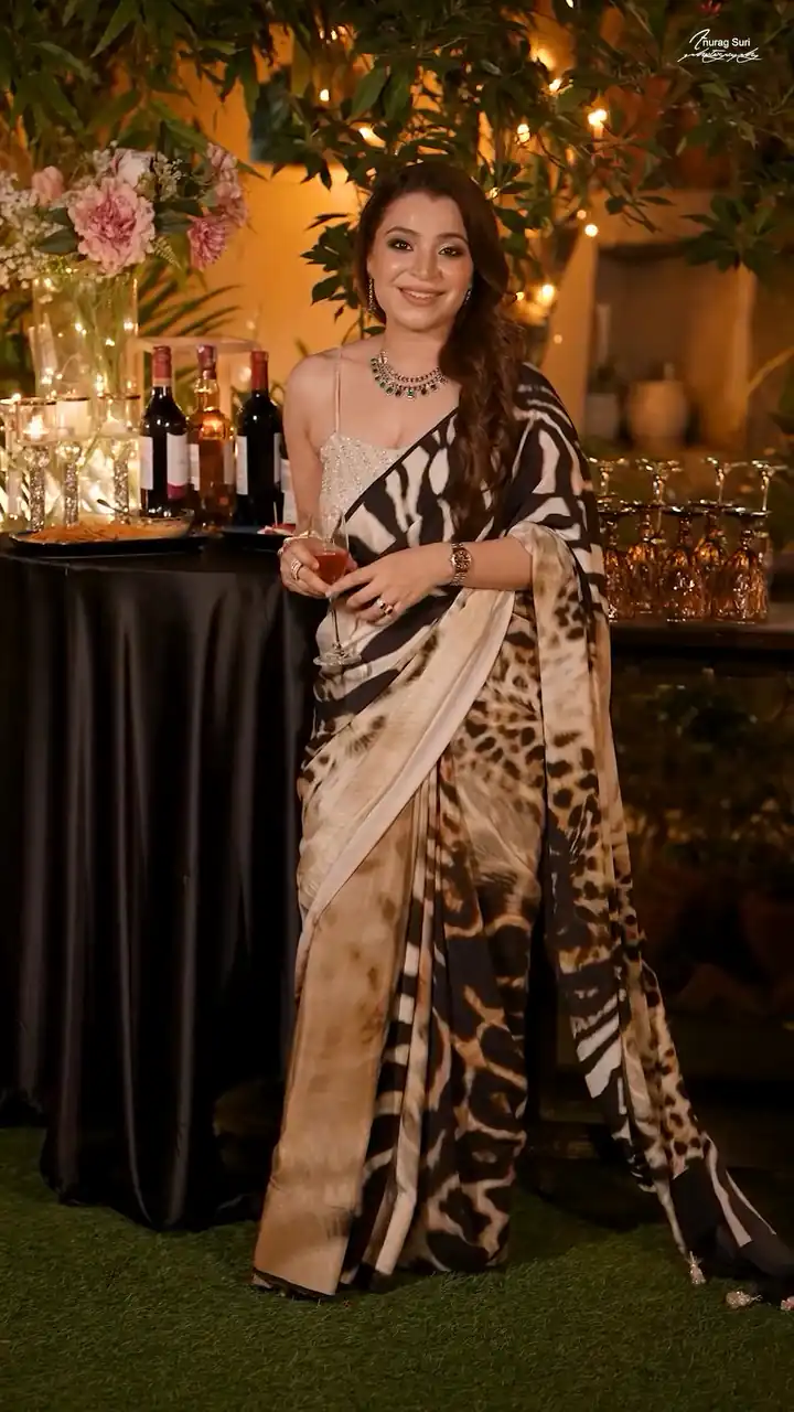 Cream Vichitra Silk Digital Prints Work Saree | Sarees, Bollywood Sarees, Creative Sarees, Designer Sarees, Embroidered Sarees, Ethnic Saree, Modern Digital sarees, Party Wear Sarees