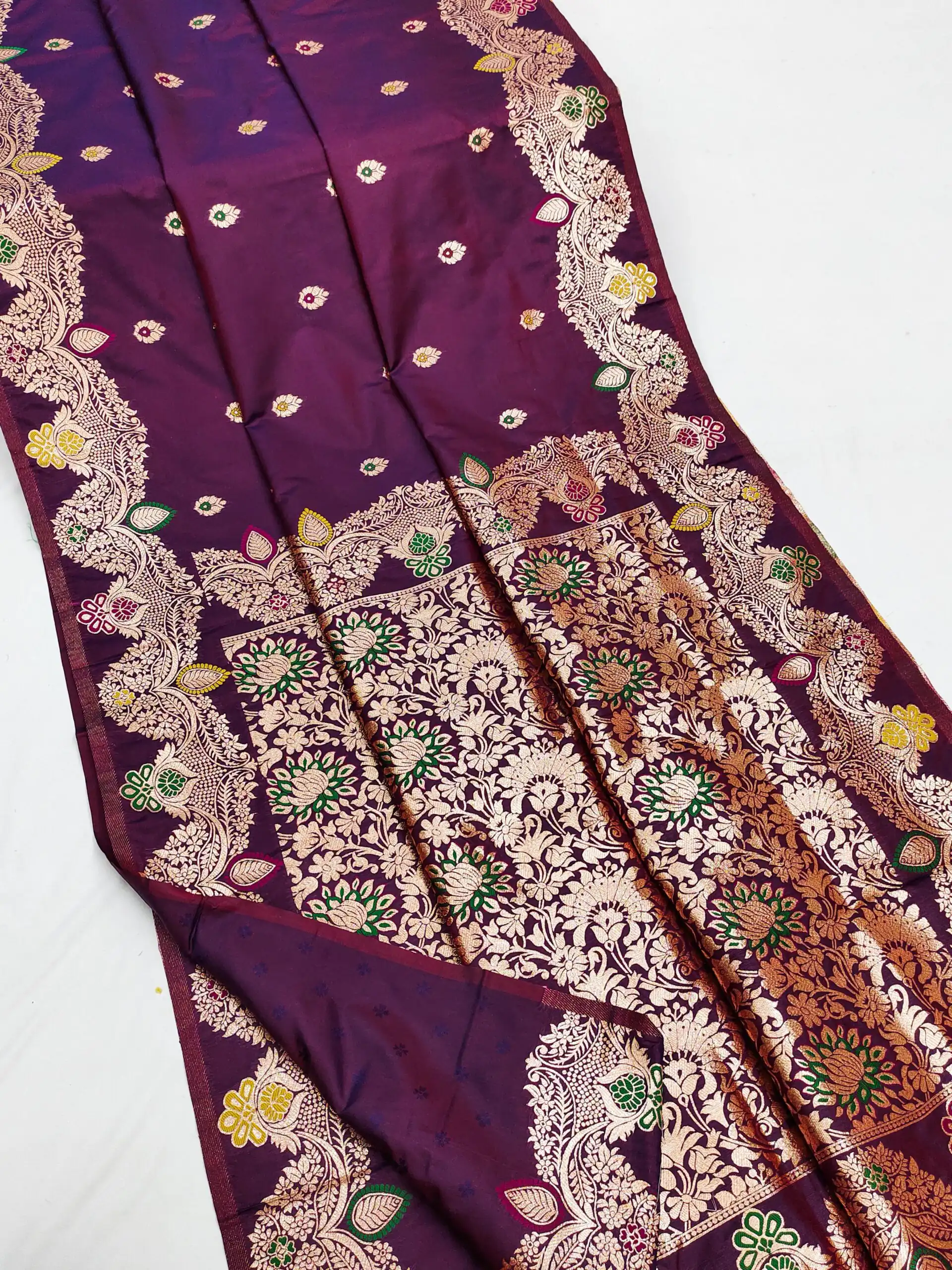 Green Banarasi Lace Work Gold Zari Border Saree | Sarees, Bollywood Sarees, Creative Sarees, Designer Sarees, Embroidered Sarees, Ethnic Saree, Modern Digital sarees, Party Wear Sarees