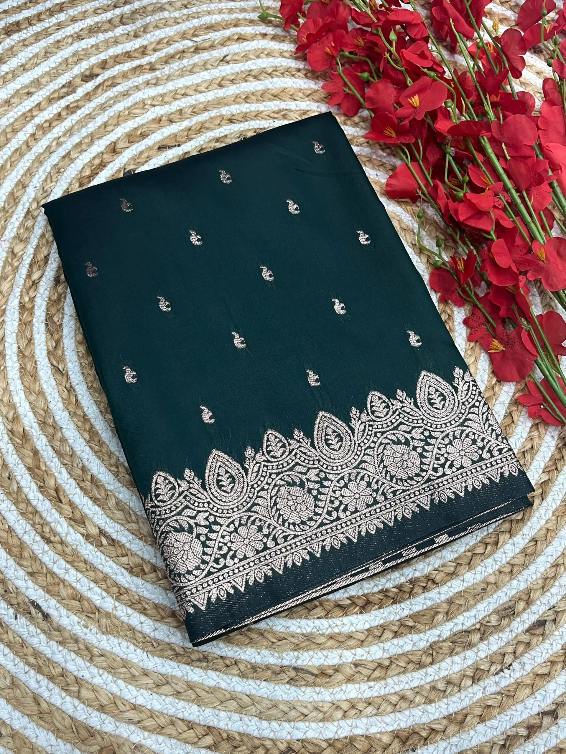 Green Banarasi Silk Zari Weaving Pallu Saree | Sarees, Bollywood Sarees, Creative Sarees, Designer Sarees, Embroidered Sarees, Ethnic Saree, Modern Digital sarees, Party Wear Sarees