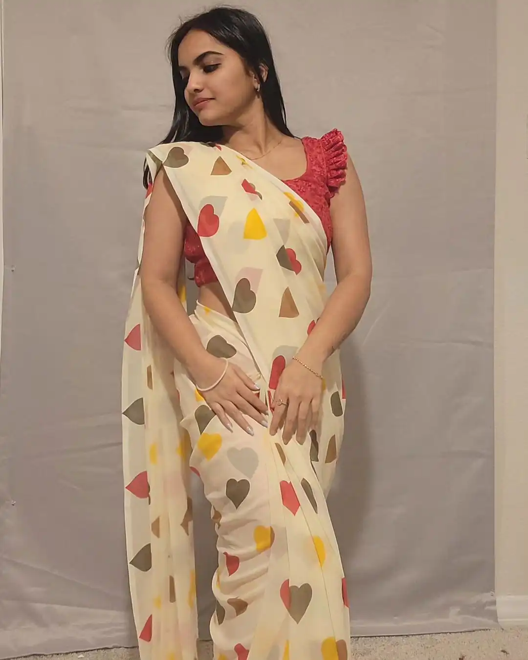Half White Soft Georgette Silk Digital Print Heart Design Saree | Sarees, Bollywood Sarees, Creative Sarees, Designer Sarees, Embroidered Sarees, Ethnic Saree, Modern Digital sarees, Party Wear Sarees