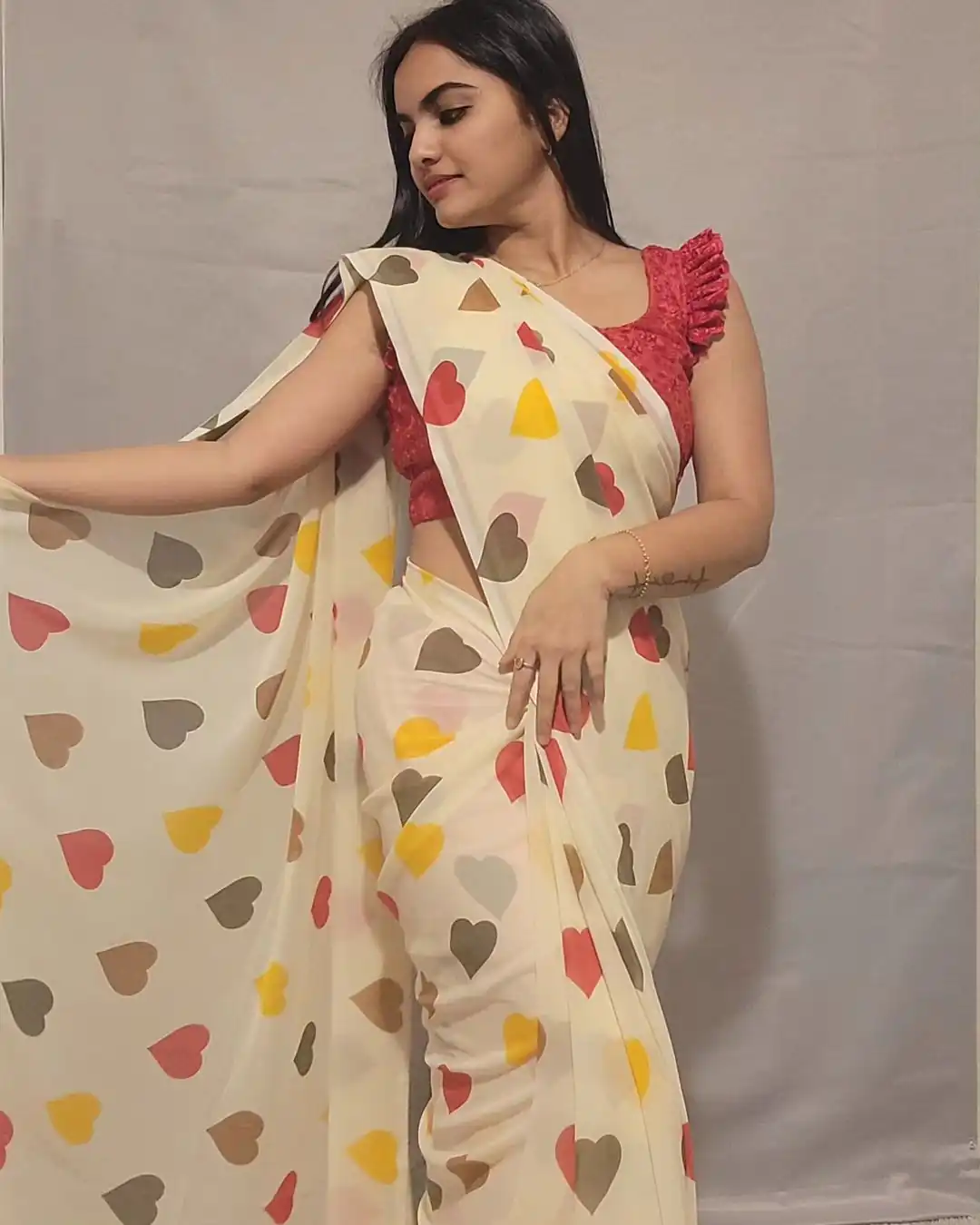 Half White Soft Georgette Silk Digital Print Heart Design Saree | Sarees, Bollywood Sarees, Creative Sarees, Designer Sarees, Embroidered Sarees, Ethnic Saree, Modern Digital sarees, Party Wear Sarees