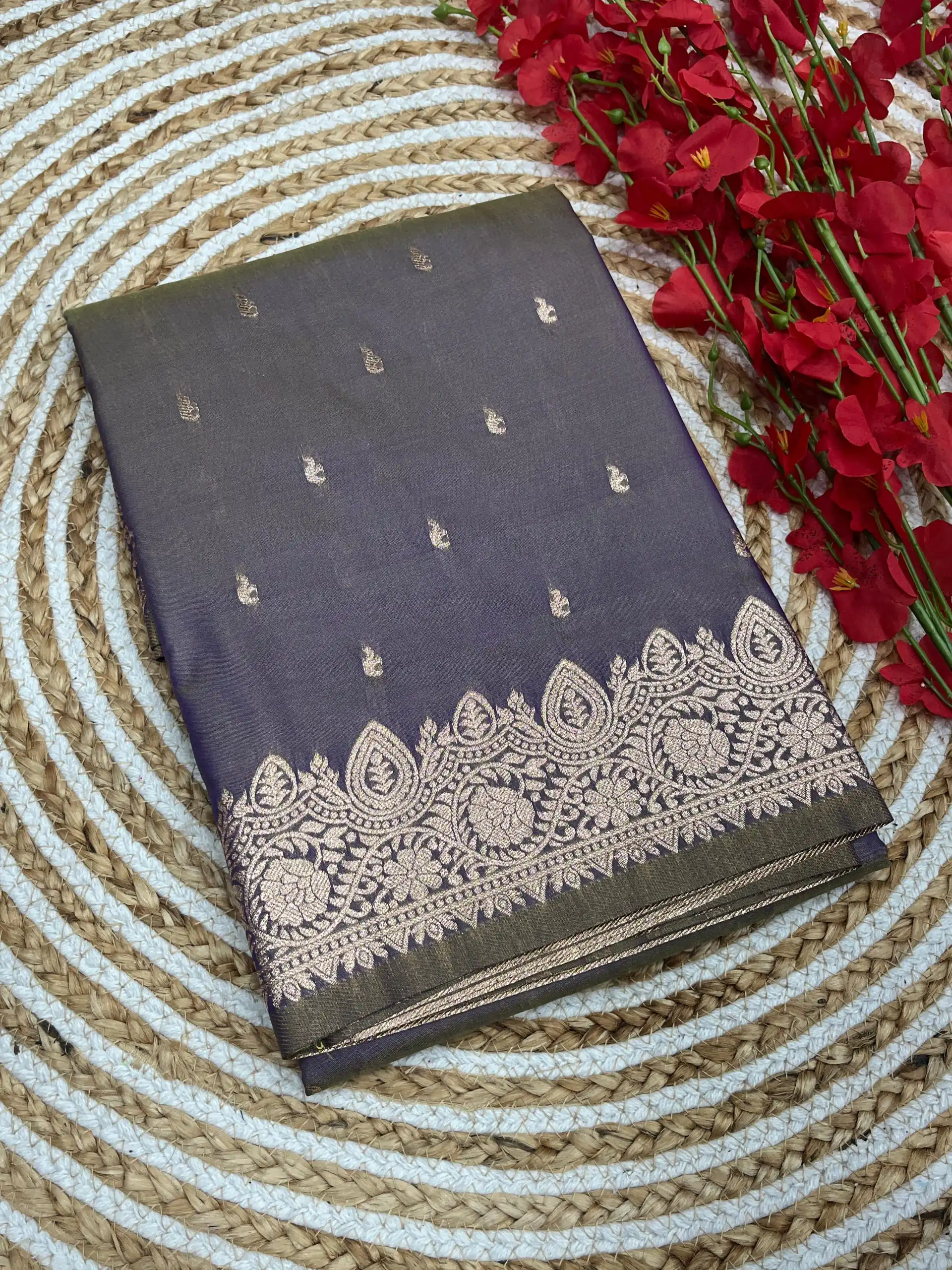 Light Purple Banarasi Silk Zari Weaving Pallu Saree | Sarees, Bollywood Sarees, Creative Sarees, Designer Sarees, Embroidered Sarees, Ethnic Saree, Modern Digital sarees, Party Wear Sarees