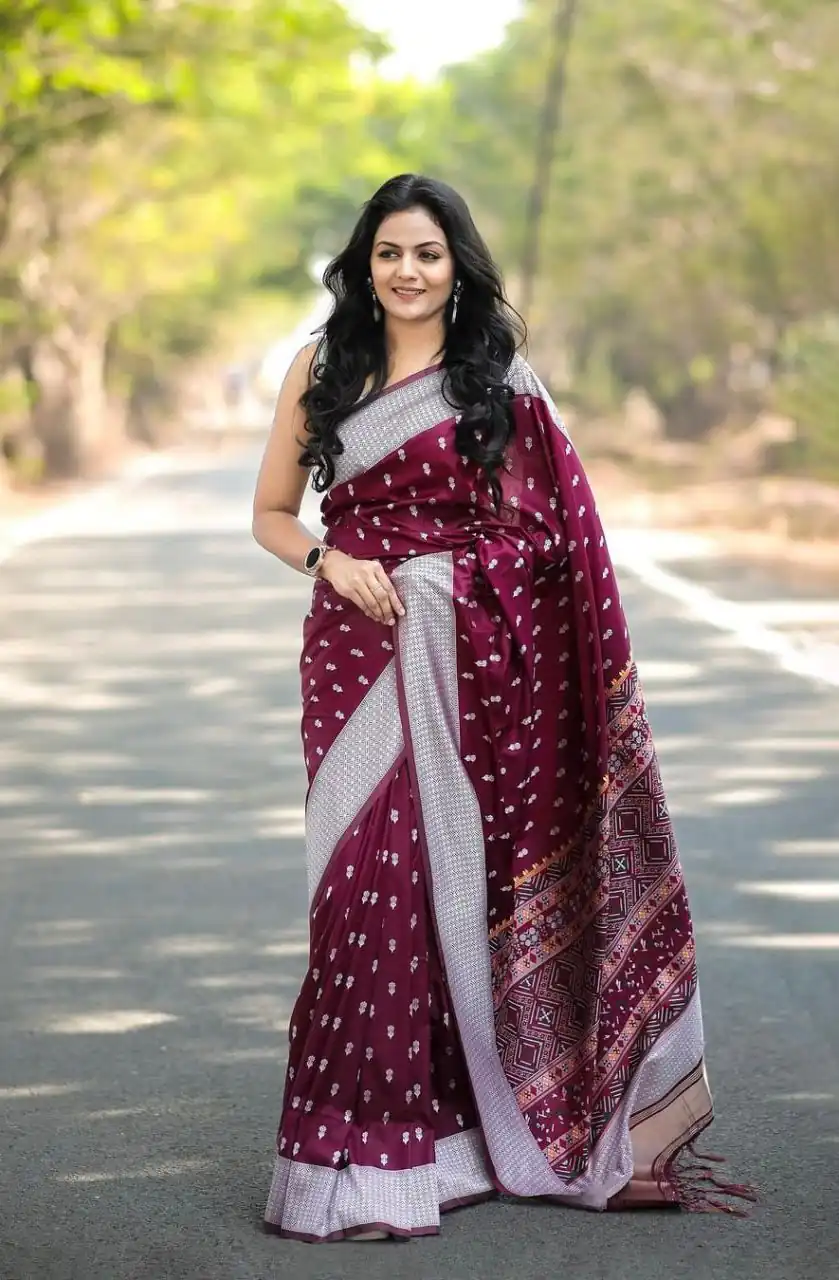 Maroon Lichi Silk Border Lace Work Saree | Sarees, Bollywood Sarees, Creative Sarees, Designer Sarees, Embroidered Sarees, Ethnic Saree, Modern Digital sarees, Party Wear Sarees