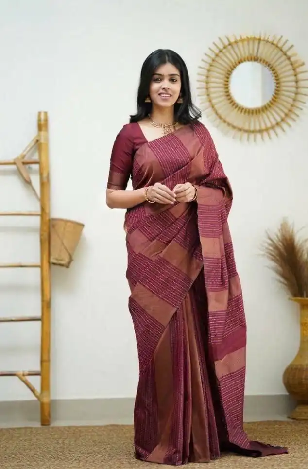 Maroon Soft Lichi Silk Rich Pallu Work Border Saree | Sarees, Bollywood Sarees, Creative Sarees, Designer Sarees, Embroidered Sarees, Ethnic Saree, Modern Digital sarees, Party Wear Sarees