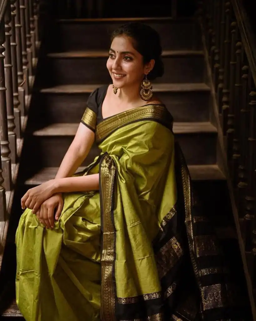 Mehndi Green Soft Silk Cloth Jacquard All Over Saree | Sarees, Bollywood Sarees, Creative Sarees, Designer Sarees, Embroidered Sarees, Ethnic Saree, Modern Digital sarees, Party Wear Sarees