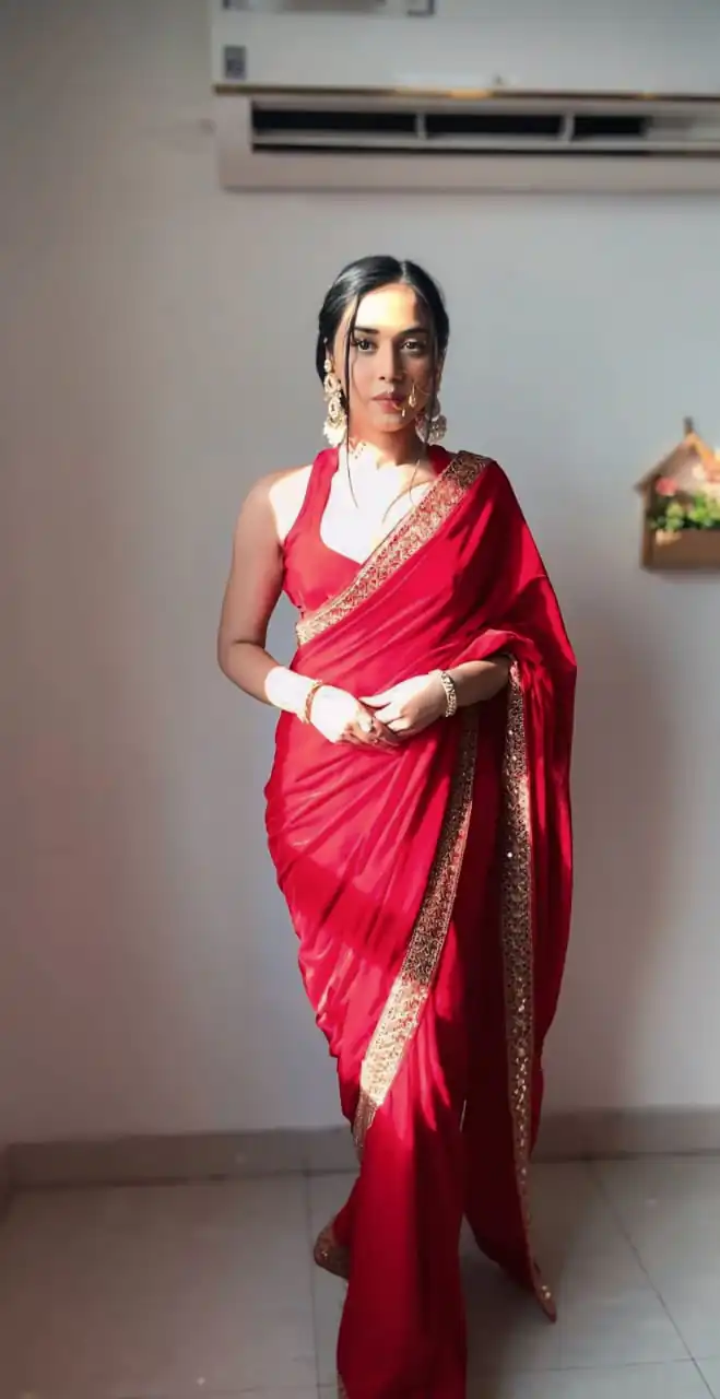 Red 9000 Velvet With Embroidery Lace Border Saree | Sarees, Bollywood Sarees, Creative Sarees, Designer Sarees, Embroidered Sarees, Ethnic Saree, Modern Digital sarees, Party Wear Sarees