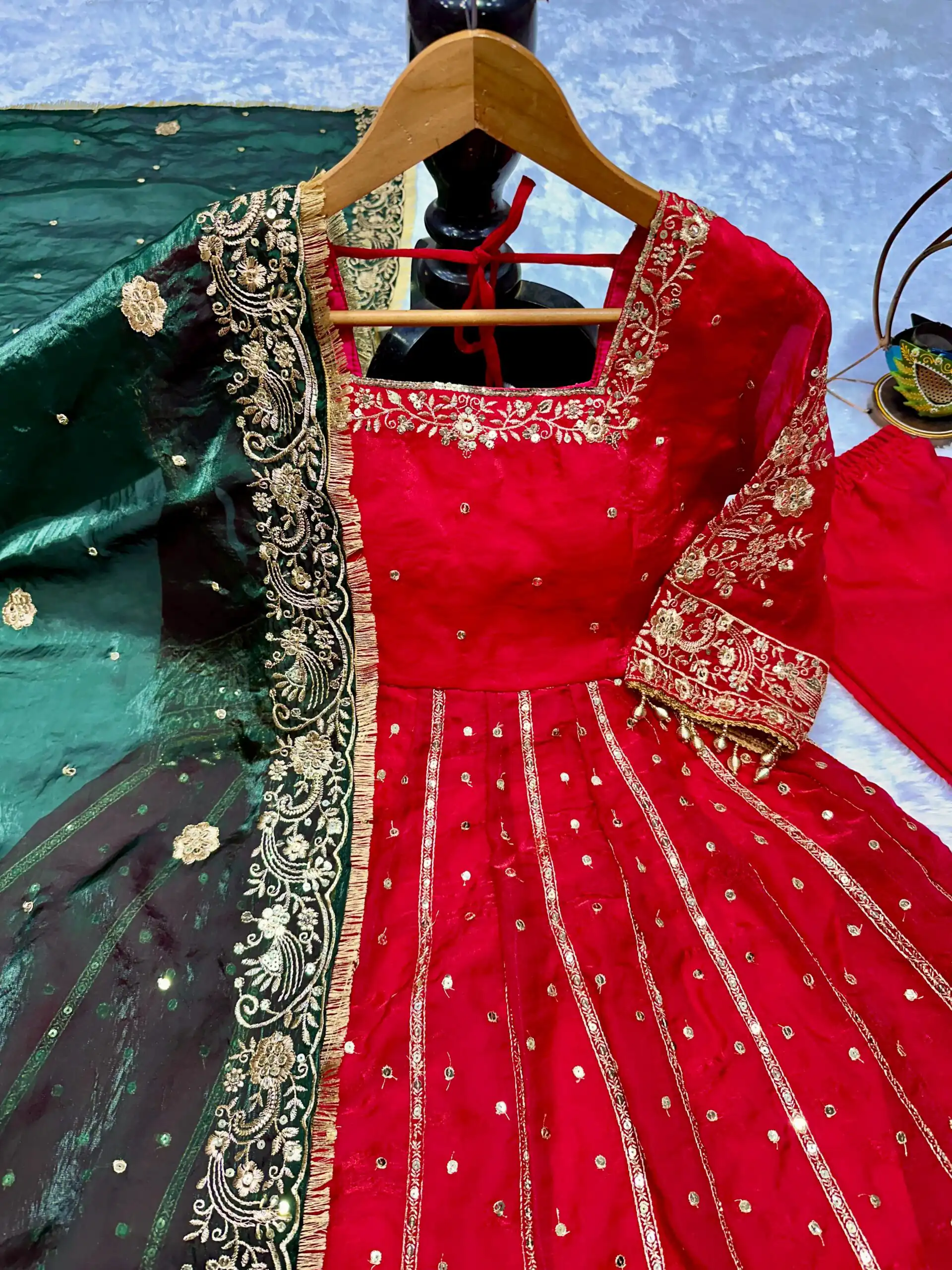 Red JC Silk Embroidery Lace Work Gown | Gowns, Bollywood Gowns, Creative Gowns, Designer Gowns, Embroidered Gowns, Party Wear Gowns