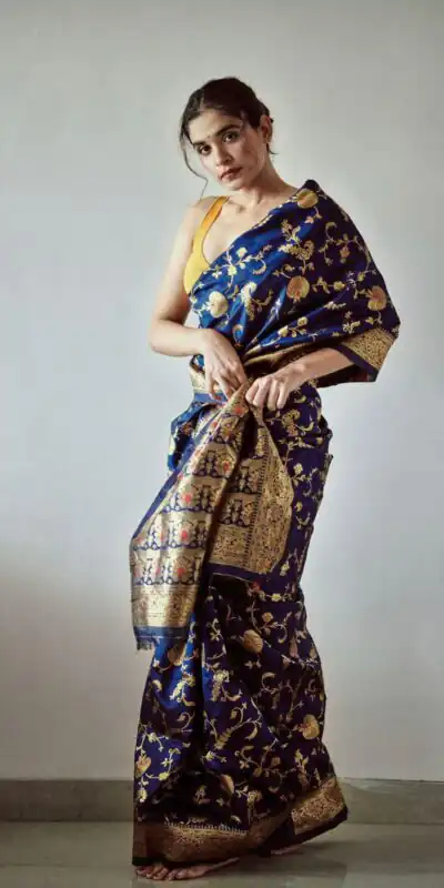 Royal Blue Banarsari Silk With Lace Border Saree | Sarees, Bollywood Sarees, Creative Sarees, Designer Sarees, Embroidered Sarees, Ethnic Saree, Modern Digital sarees, Party Wear Sarees