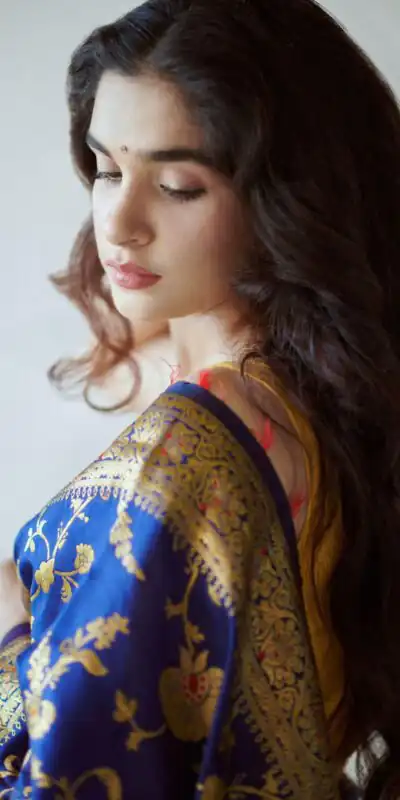 Royal Blue Banarsari Silk With Lace Border Saree | Sarees, Bollywood Sarees, Creative Sarees, Designer Sarees, Embroidered Sarees, Ethnic Saree, Modern Digital sarees, Party Wear Sarees