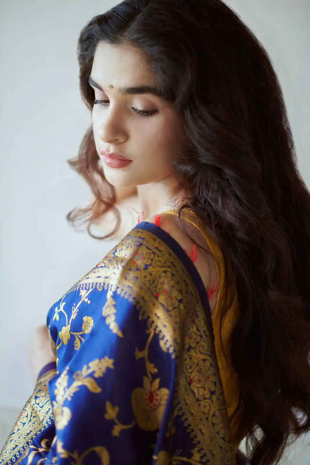Royal Blue Banarsari Silk With Lace Border Saree | Sarees, Bollywood Sarees, Creative Sarees, Designer Sarees, Embroidered Sarees, Ethnic Saree, Modern Digital sarees, Party Wear Sarees