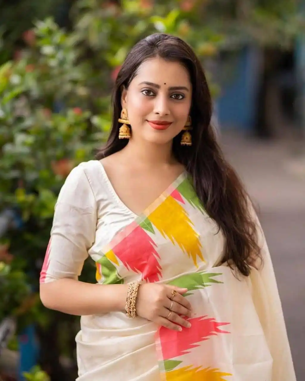 White Soft Lichi Silk Lace Border Work Saree | Sarees, Bollywood Sarees, Creative Sarees, Designer Sarees, Embroidered Sarees, Ethnic Saree, Modern Digital sarees, Party Wear Sarees