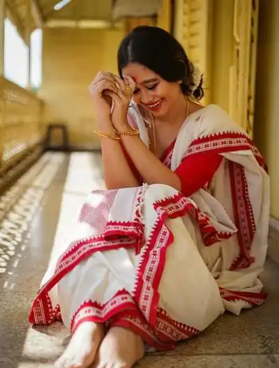 White Soft Lilan Slab Weaving Work Saree | Sarees, Bollywood Sarees, Creative Sarees, Designer Sarees, Embroidered Sarees, Ethnic Saree, Modern Digital sarees, Party Wear Sarees