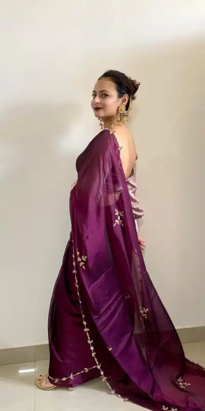 Wine Rangoli Silk Handwork Cutwork Pearl Saree | Sarees, Bollywood Sarees, Creative Sarees, Designer Sarees, Embroidered Sarees, Ethnic Saree, Modern Digital sarees, Party Wear Sarees