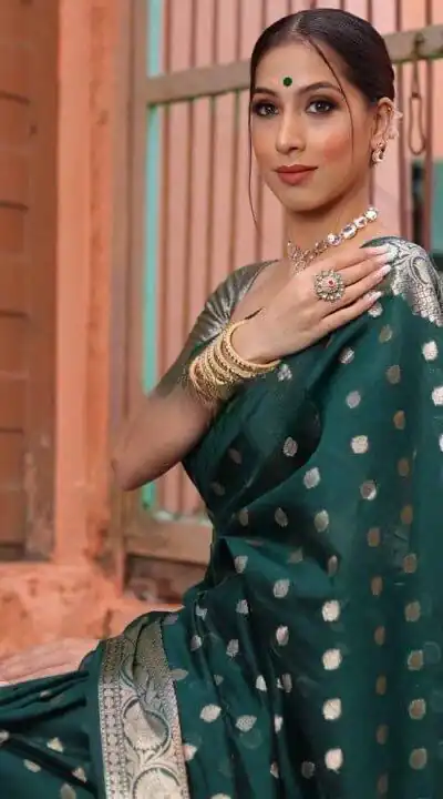 KP 7000 Green Soft Lichi Silk Cloth Saree Perfect for Wedding, Party, Family Gatherings, Sangeet, Ethnic Day – . Festive Deal ₹1549. Delivery 4-6 Working | Sarees, Bollywood Sarees, Creative Sarees, Designer Sarees, Embroidered Sarees, Ethnic Saree, Modern Digital sarees, Party Wear Sarees