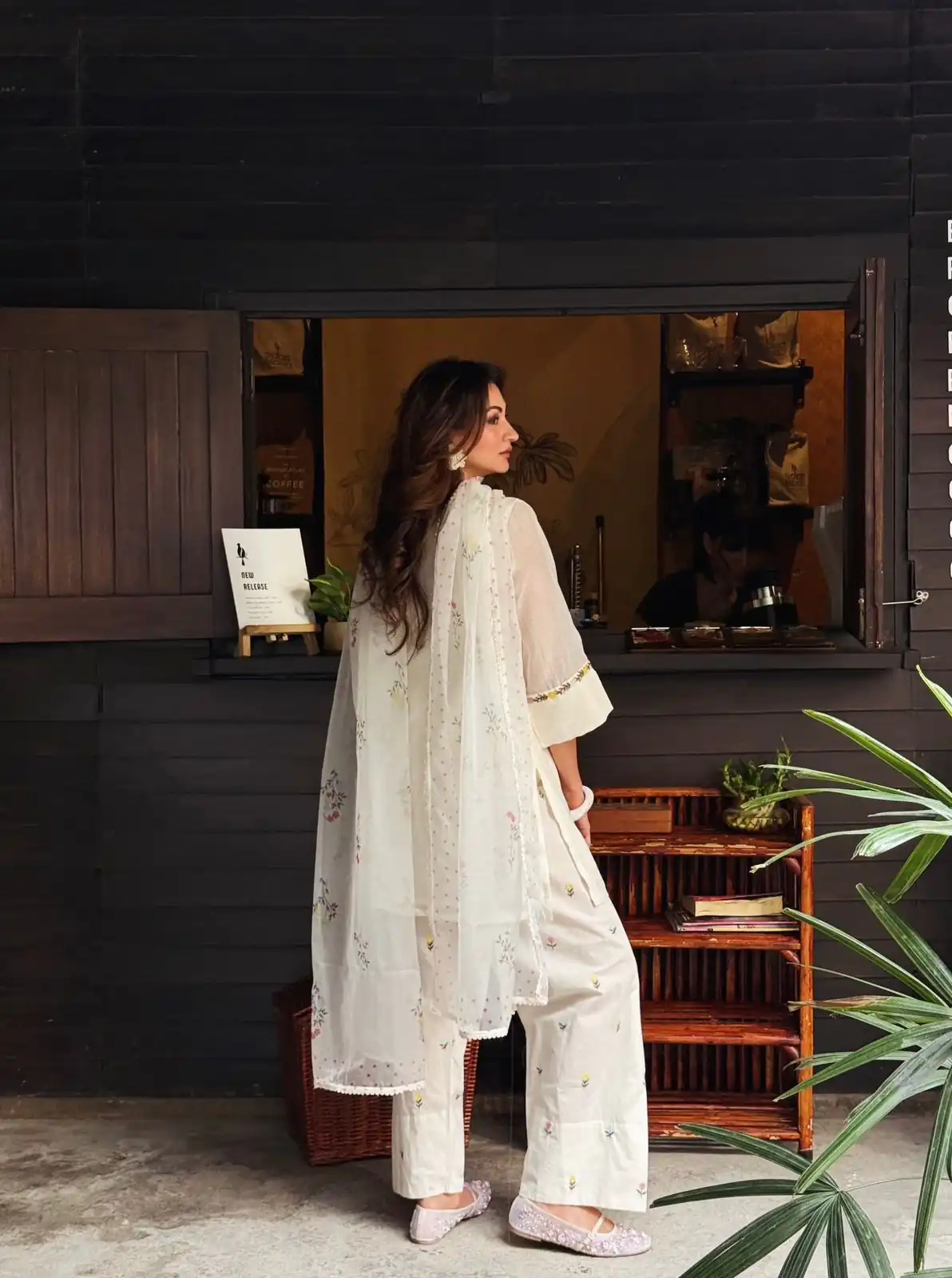 Aglow White Mul Chanderi Silk Embroider Work Salwar Suit - Image 4