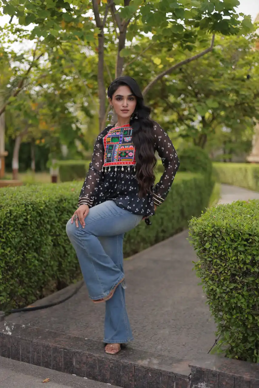 KA 5079 Black Fox Georgette Kurti with Lace Work & Mirror Work. Affordable Price ₹2719. Delivery 4-6 Working Days. Shop now. | Kurti, Bollywood Kurti, Creative Kurtis, Designer Kurti, Party Wear Kurti, Selfie Kurti