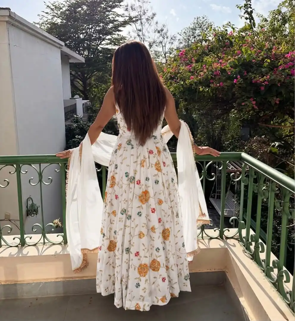Lovely White Crushi Silk Hand Embroidery Work Anarkali Suit - Image 5