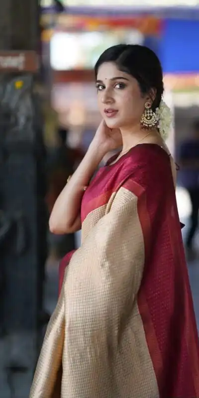 KPR 164 Red Soft Lichi Silk Saree with Lace Work & Lace Border. Introductory Price ₹1649. Delivery 4-6 Working Days. Shop now. | Sarees, Bollywood Sarees, Creative Sarees, Designer Sarees, Embroidered Sarees, Ethnic Saree, Modern Digital sarees, Party Wear Sarees